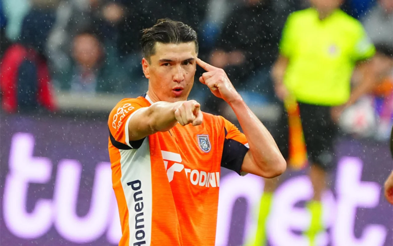 Eldor Shomurodov'un dublesi İstanbul Başakşehir'e Kasımpaşa karşısında farklı galibiyeti getirdi