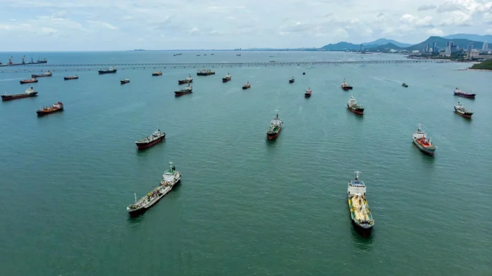 Eron tankerlari harakati Tramp siyosati zaifligini oshkor etdi