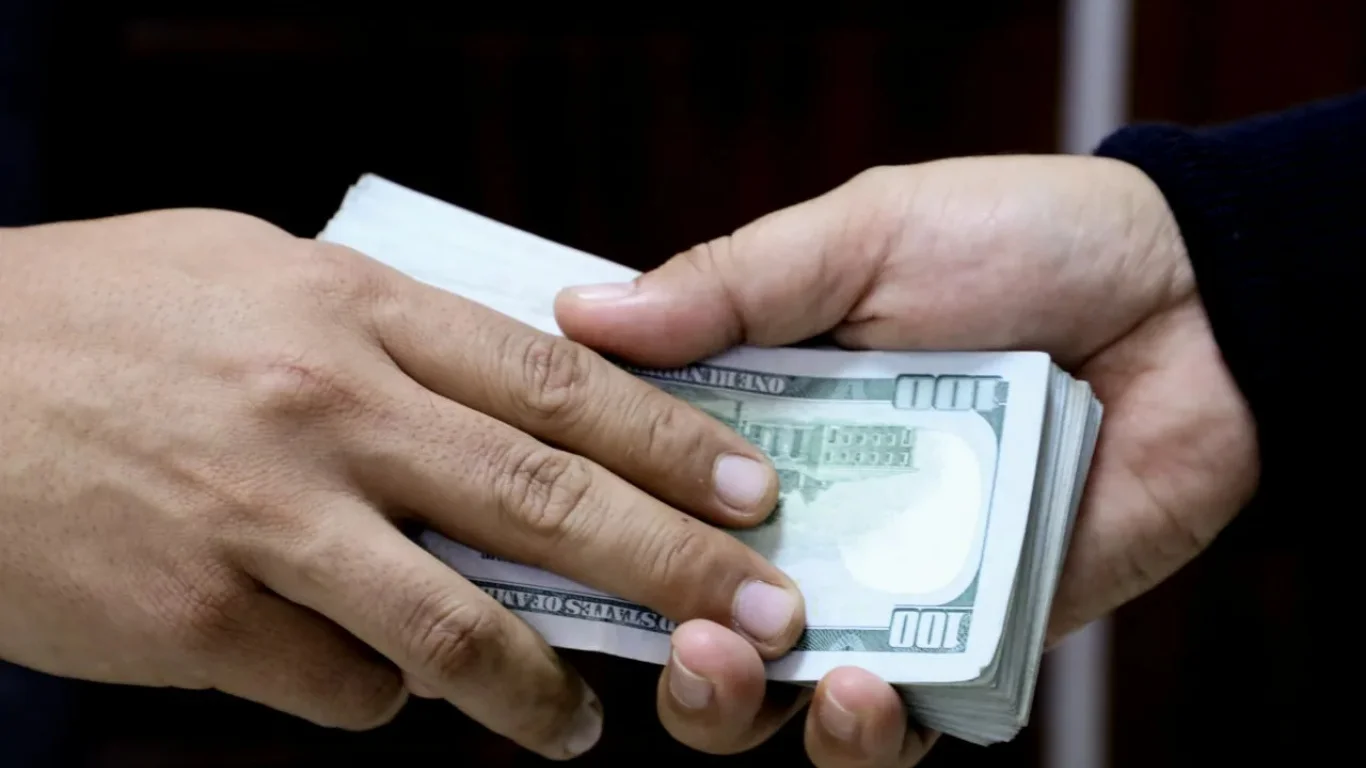 Qo‘qonda $10 ming talab qilgan "shantajchi" qo‘lga olindi