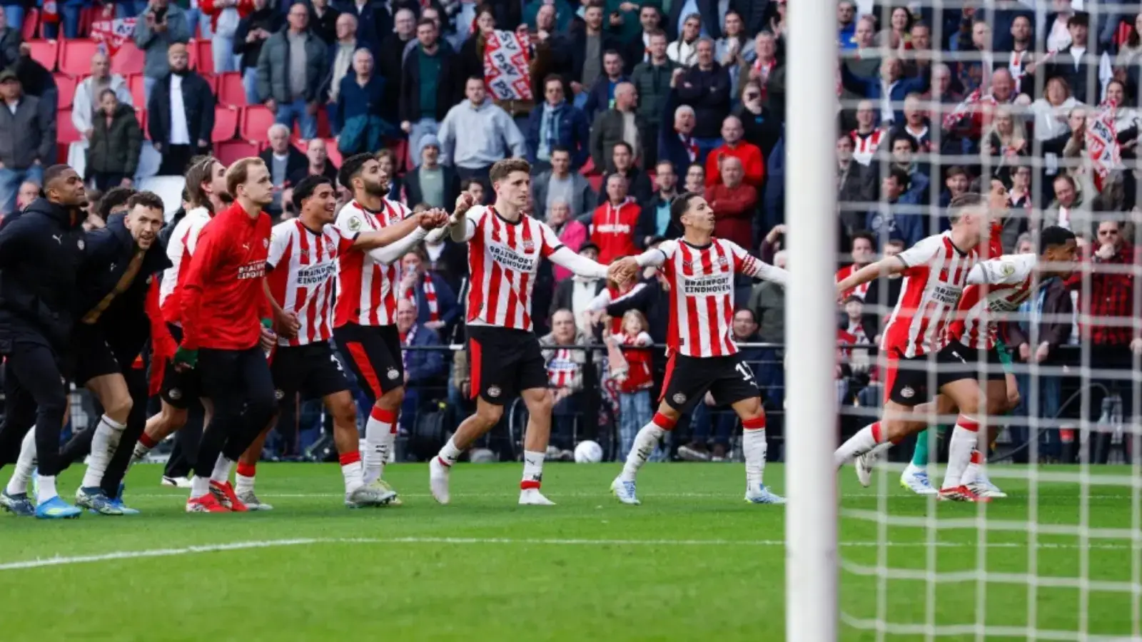 "ПСВ Эйндховен" Эредивизияда учинчи маротаба чемпион бўлди