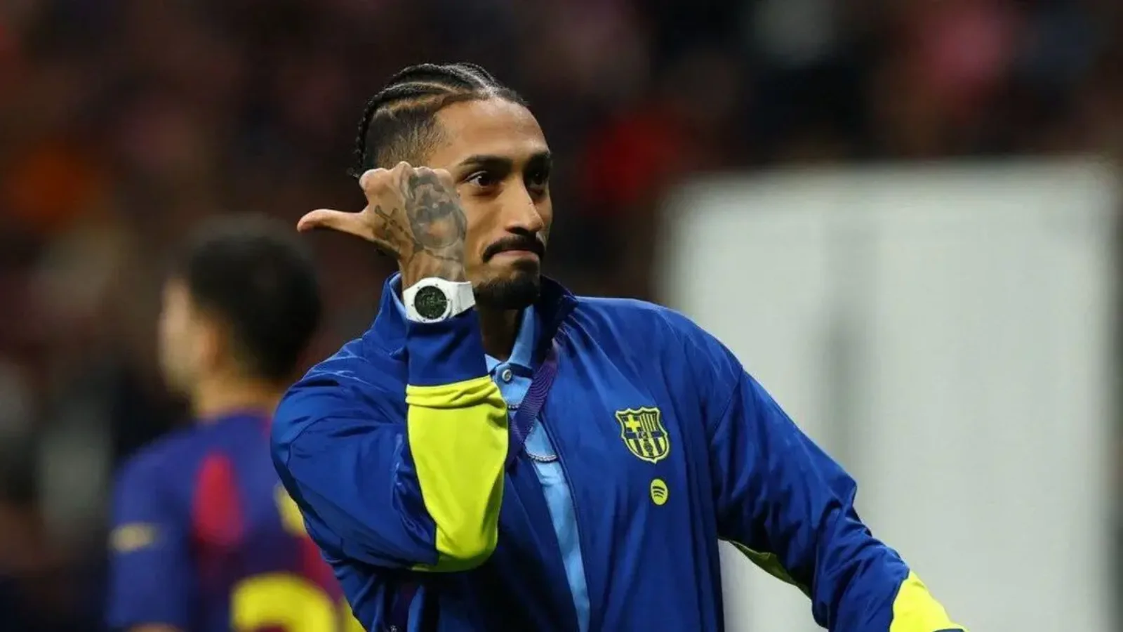 Raphinha apologizes for gesture and addresses fans