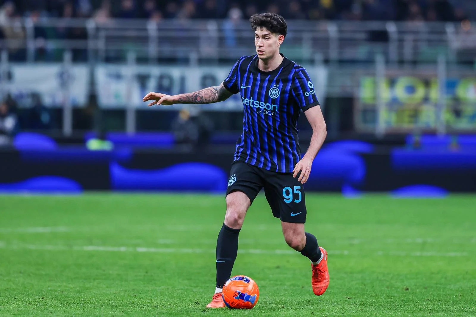 "Барселона" Бастони бўйича "Интер" билан музокарани бошлади