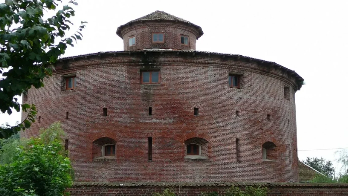 Stalin saqlangan mashhur Zindon qalʼasida taʼmirlash boshlandi