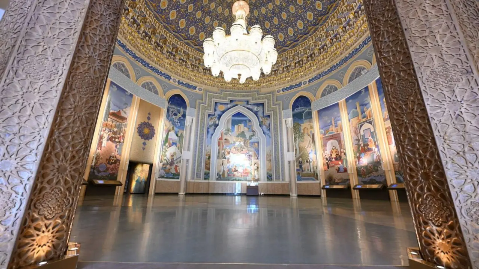 Shavkat Mirziyoyev yangilangan Temuriylar tarixi davlat muzeyiga bordi