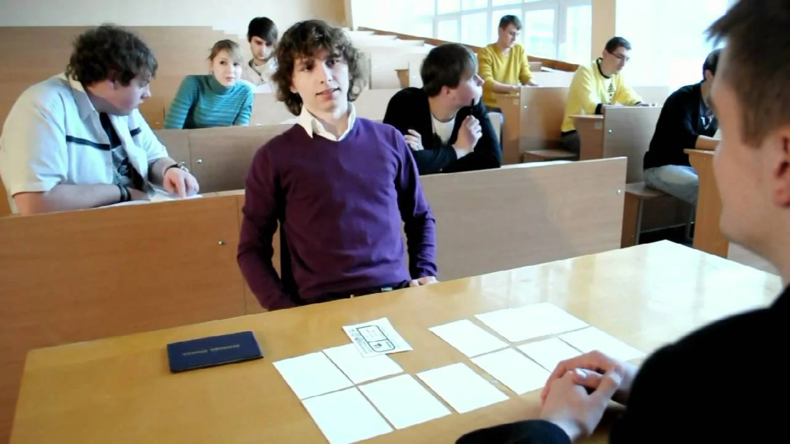 В эпоху искусственного интеллекта университеты вновь возвращаются к устным экзаменам