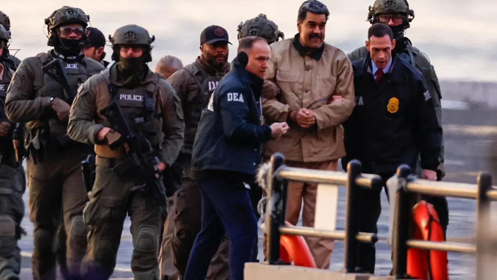 Мадуронинг ҳибсга олинишига пул тиккан АҚШ аскари қўлга олинди