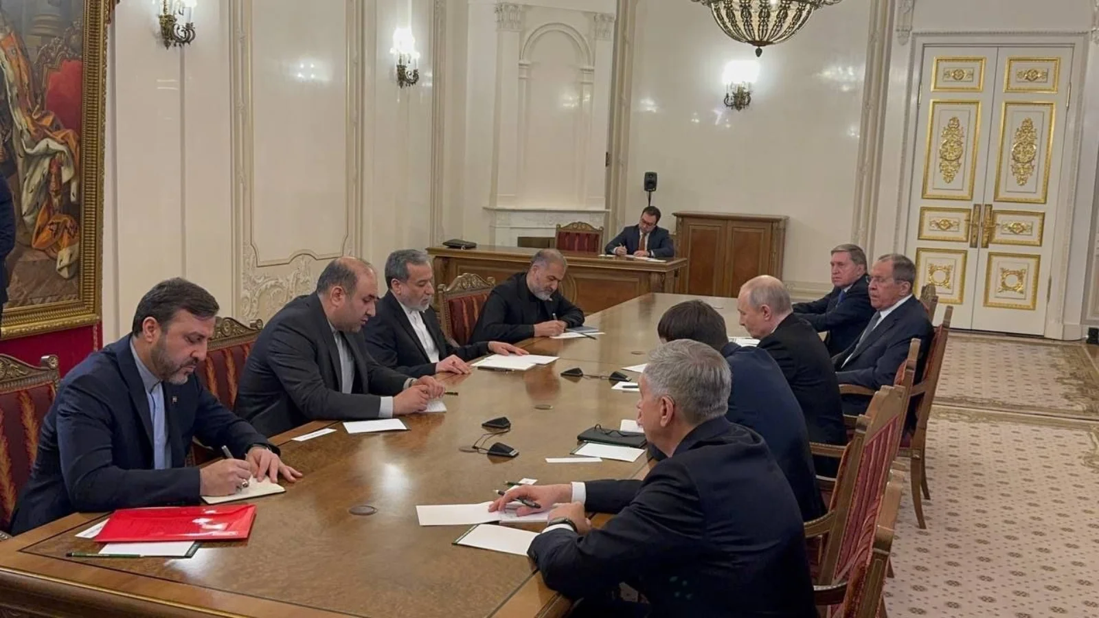 Эрон ва АҚШ келиша олмаяпти: Дипломатик алоқалар нега совуқлашди?