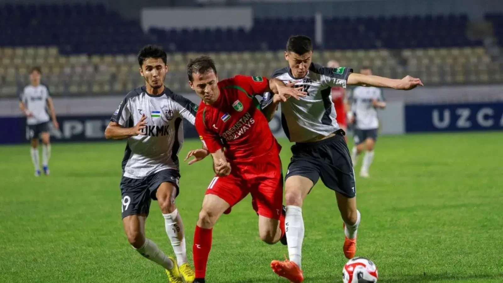 OKMK kambek qildi: «Lokomotiv» soʻnggi daqiqadagi gol evaziga yutqazdi