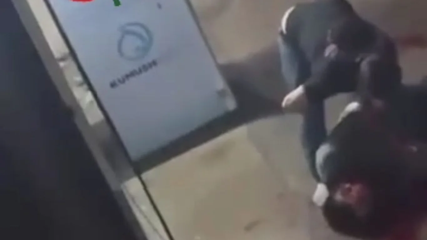 Angrenda pichoqbozlik: ikki kishi vafot etdi