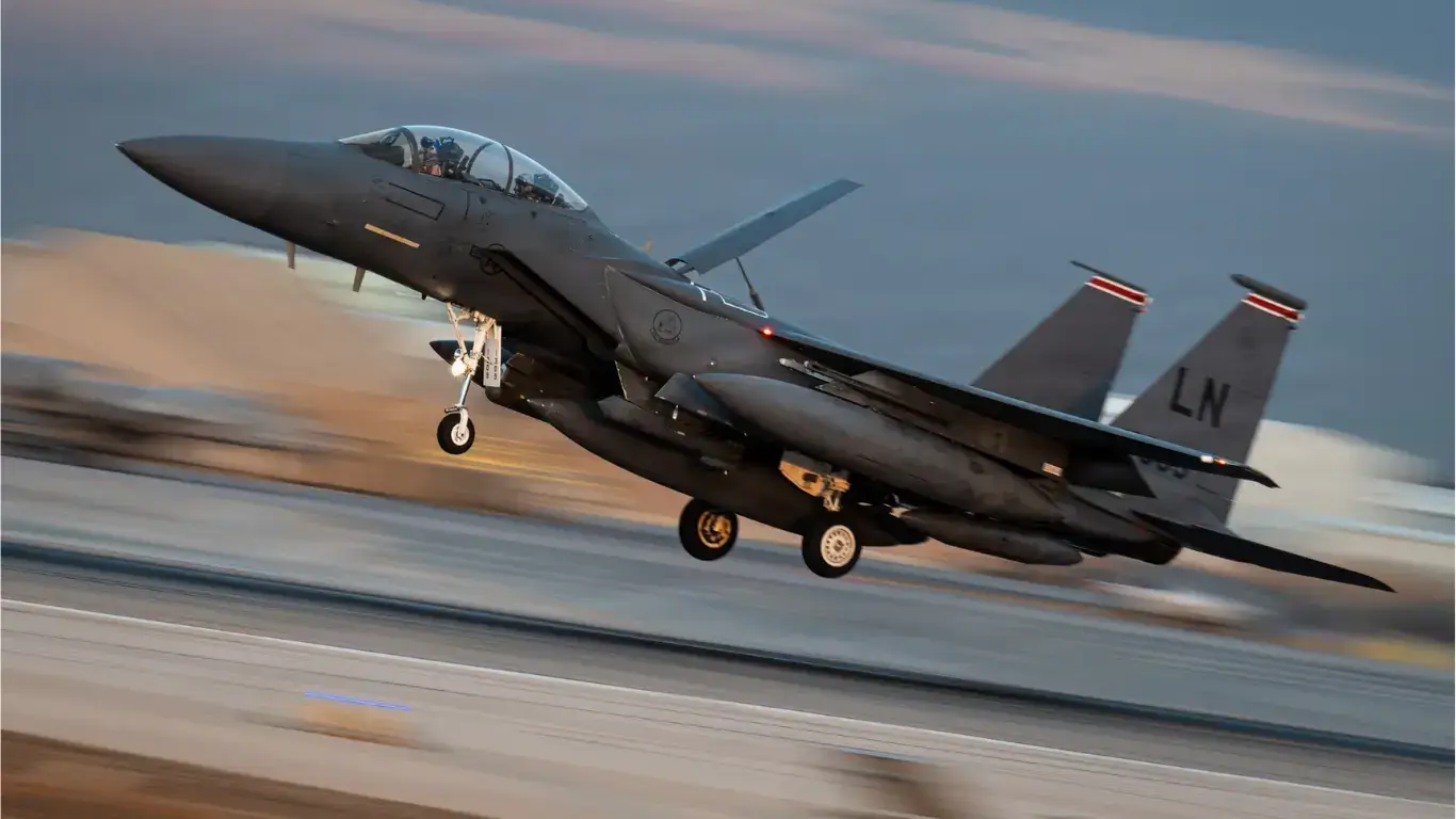 АҚШ Эронда Ф-15 экипажини қутқариш учун 176 та самолётни жалб қилган