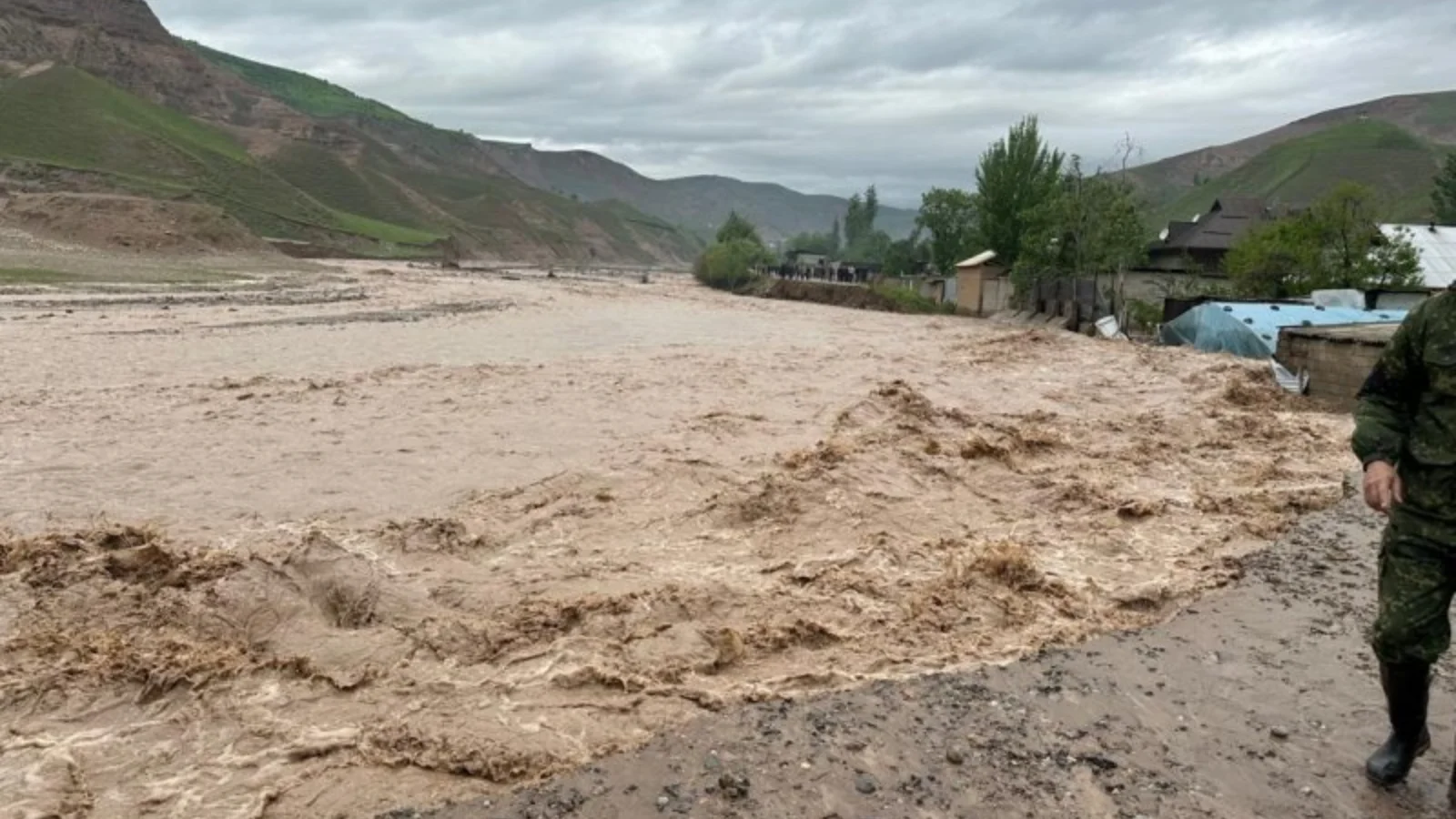 Kuchli yomgʻirlar kutilmoqda, sel va toshqin xavfi oshmoqda