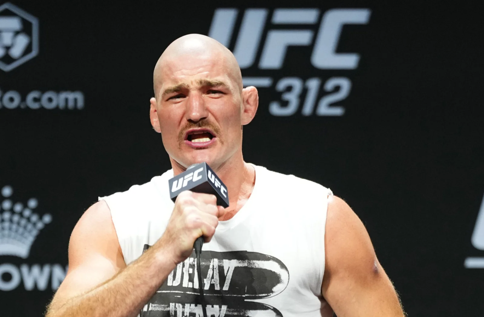 Шон Стрикленд UFC саясатын сынға алып, кескінді мәлімдеме жасады