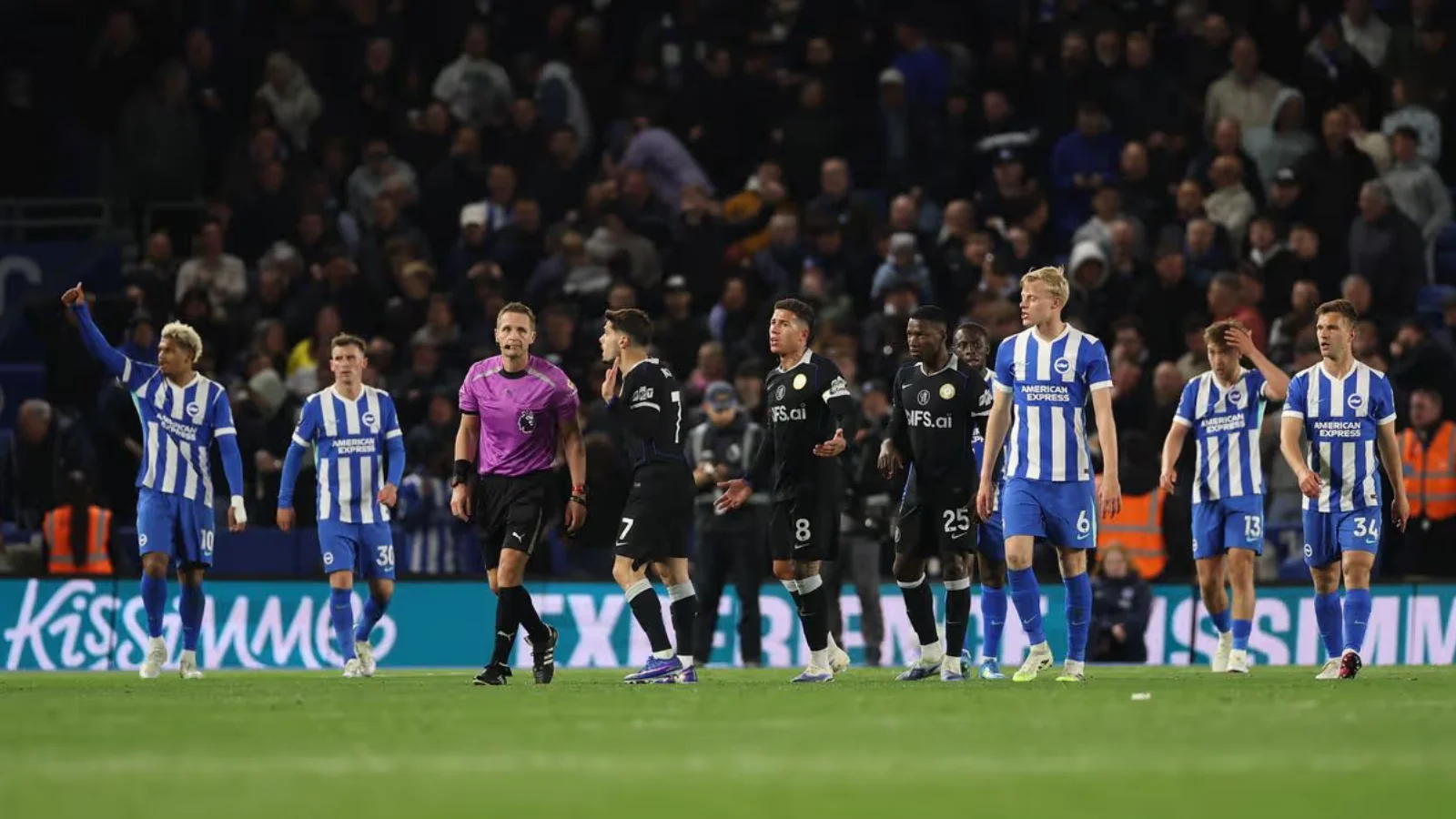 Brighton Chelsea'yi farklı kazandı, durum gerildi (video)