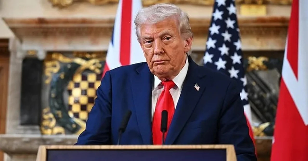 Трамп Эронга ҳарбий зарбалар бериш билан таҳдид қилди