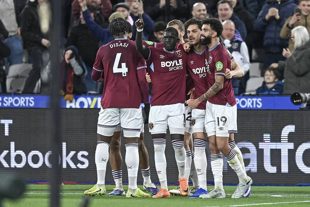 West Ham United kendi sahasında Everton'ı 2:1 mağlup etti