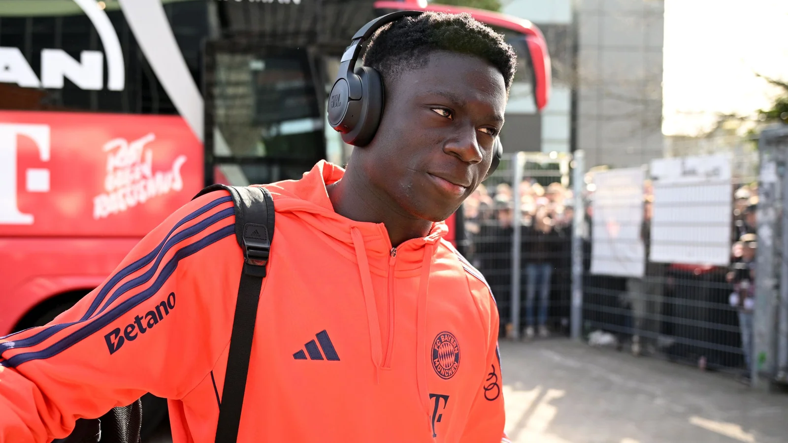 Kompani 18 yoshli Ndiayeni «Mayns»ga qarshi asosiy tarkibga qo'ydi