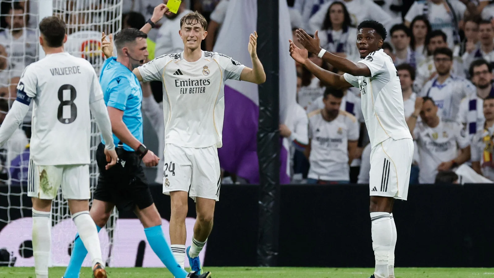 Чуамени выразил недовольство судейством в матче с «Баварией»