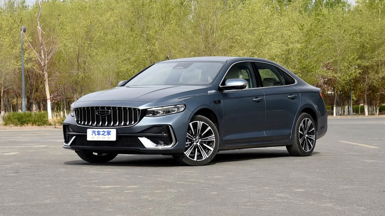 Xitoyda 3,98 litr yonilg'i sarflaydigan yangi Geely Preface gibrid sedani sotuvga chiqdi