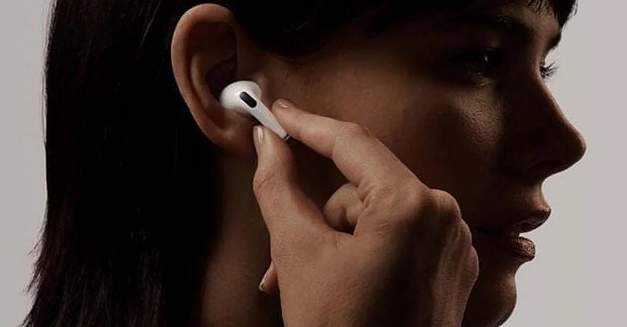 90 percent of AirPods users wear device incorrectly