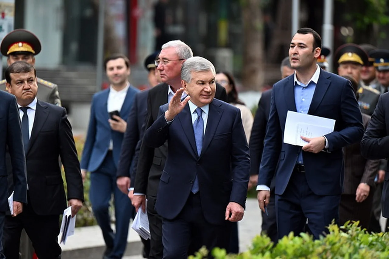 Мирзиёев Тошкентдаги янги гастрокўча фаолияти билан танишди