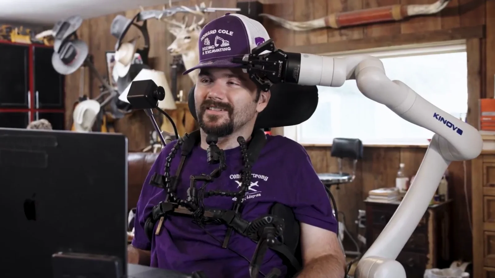 Neuralink falaj bo'lgan bemorga robotni fikr kuchi bilan boshqarishni o'rgatdi