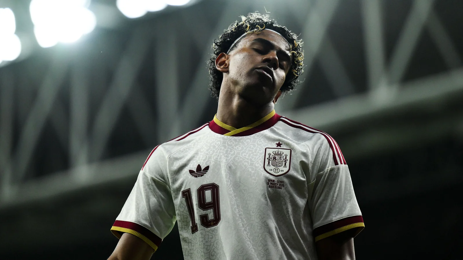 Испания ва Миср ўртасидаги ўйинда мухлислар диний камситишга йўл қўйишди