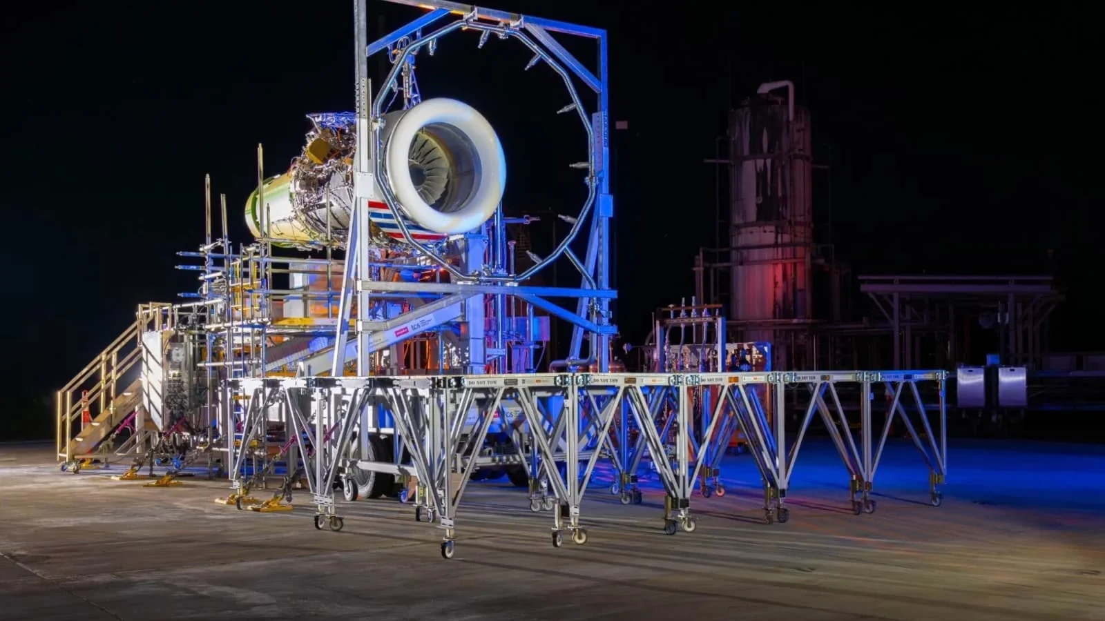 Роллс-Ройcе компанияси реактив двигателни 100 фоиз водородда муваффақиятли синади