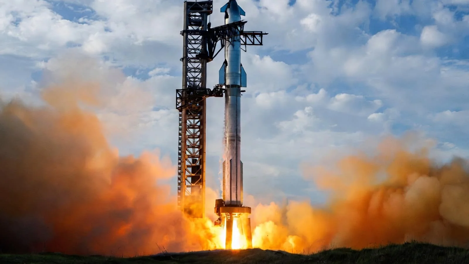 SpaceX Старшип ракетасининг нархи 100 млн долларга баҳоланди