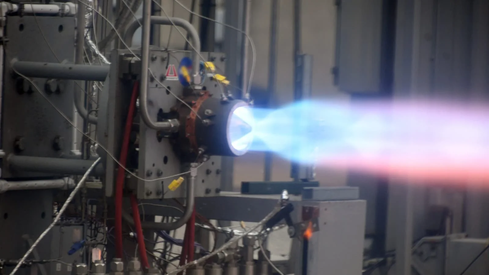 АҚШда 1,8 тонна тортиш кучига эга ракета двигатели муваффақиятли синовдан ўтказилди