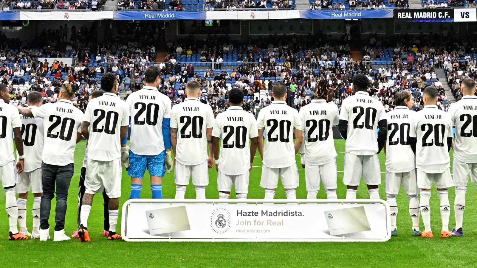 "Real Madrid" futbolchilari Vinisiusni qo'llab-quvvatlash uchun uning libosini kiyib maydonga tushishdi