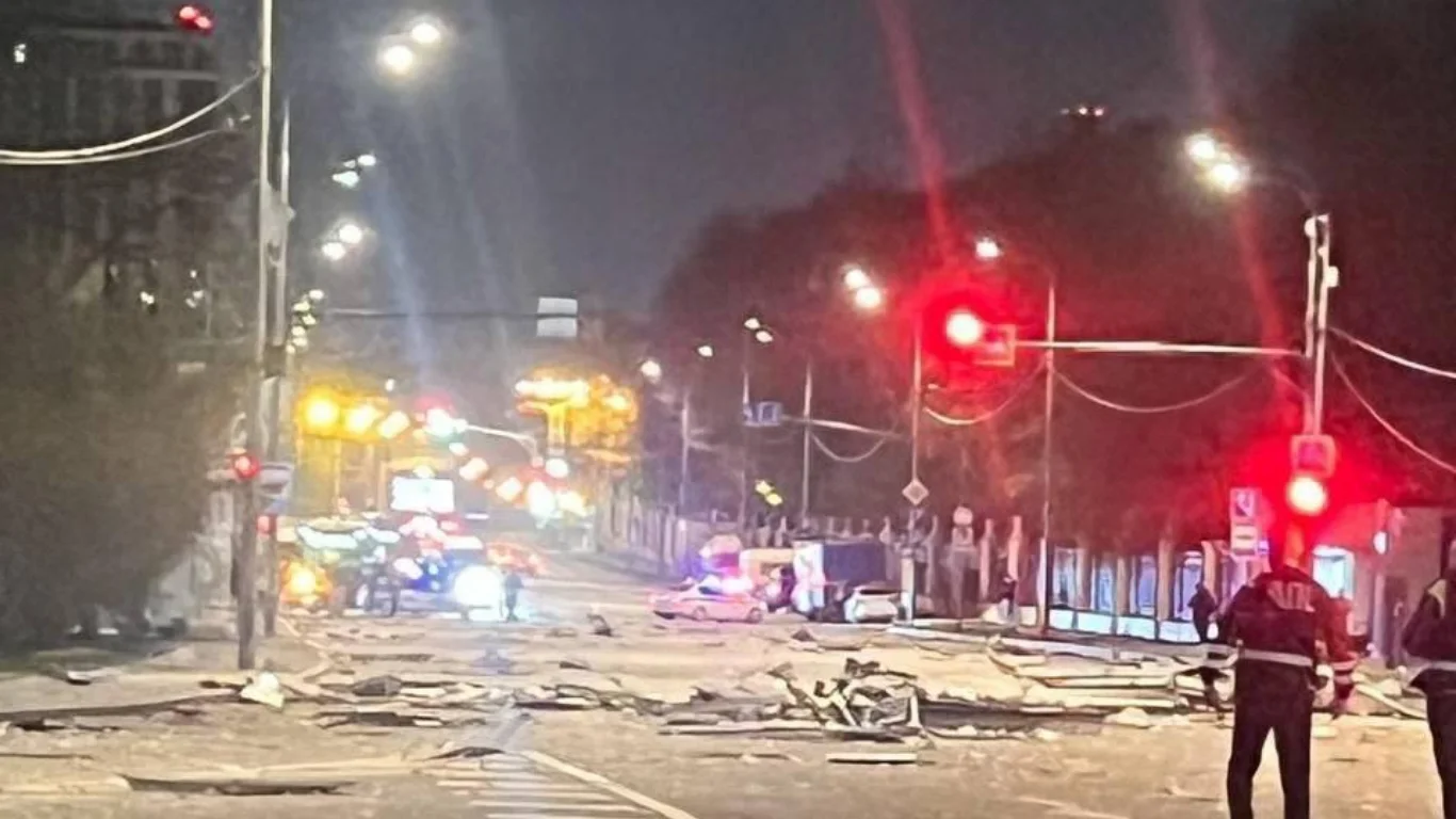 Kreml yaqinida dron zarbasi: Moskva yana larzaga keldi