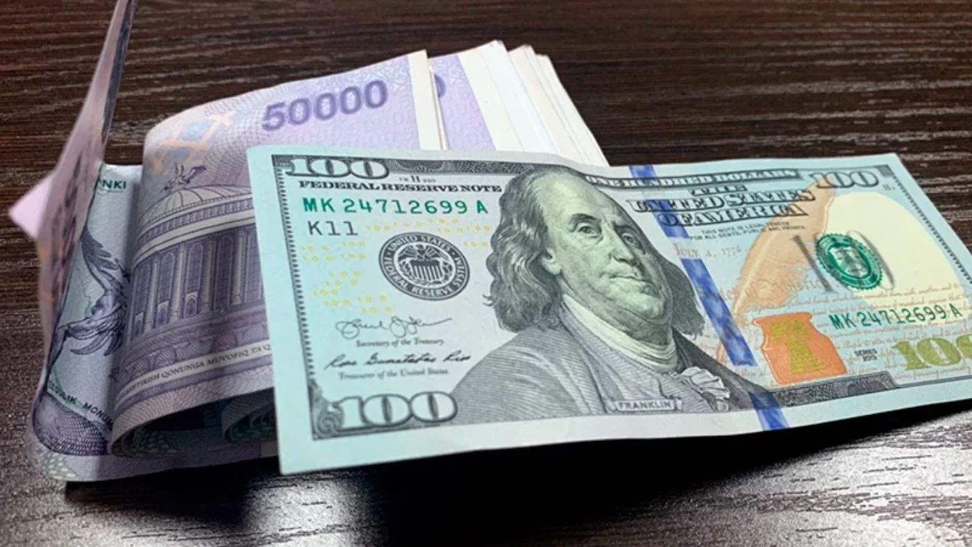 Özbekistan'da doların resmi kuru tekrar yükseldi