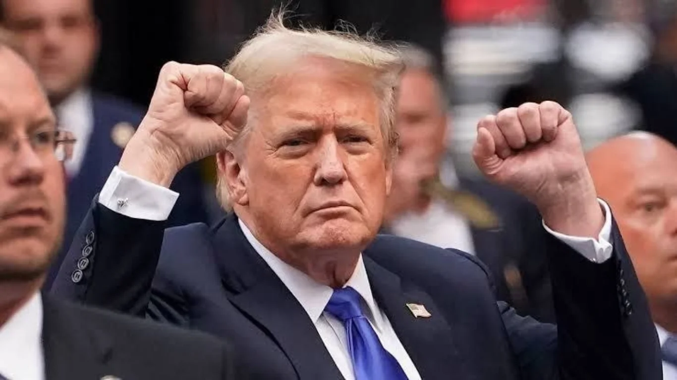 Трамп 8 майни Ғалаба куни деб эълон қилди
