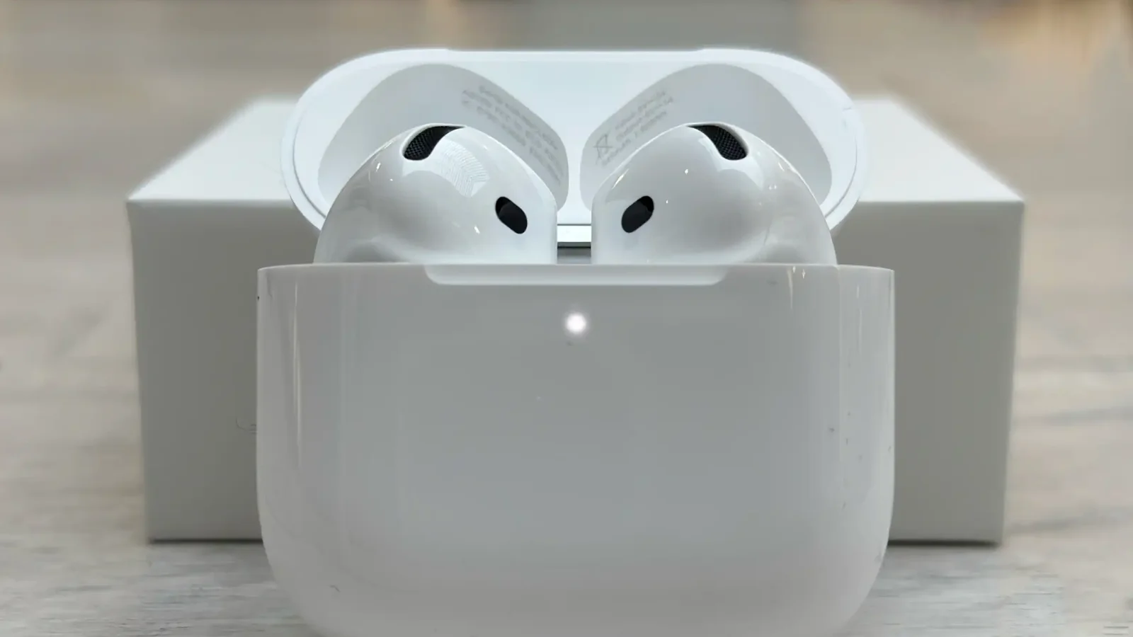 AirPods ва қулоқчинлардан узоқ фойдаланиш хавфлими?