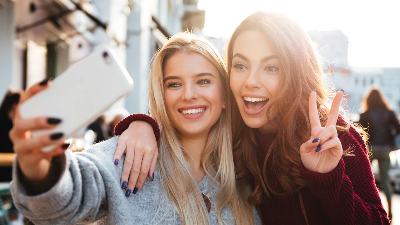 Wie gefährlich ist es, Selfies mit den Fingern zu machen?