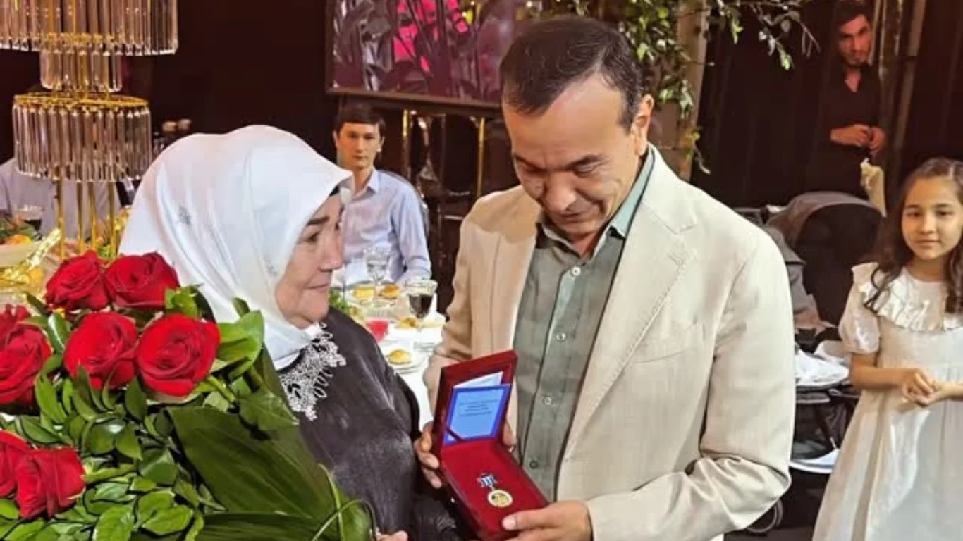 70-year-old actress receives high award for the first time