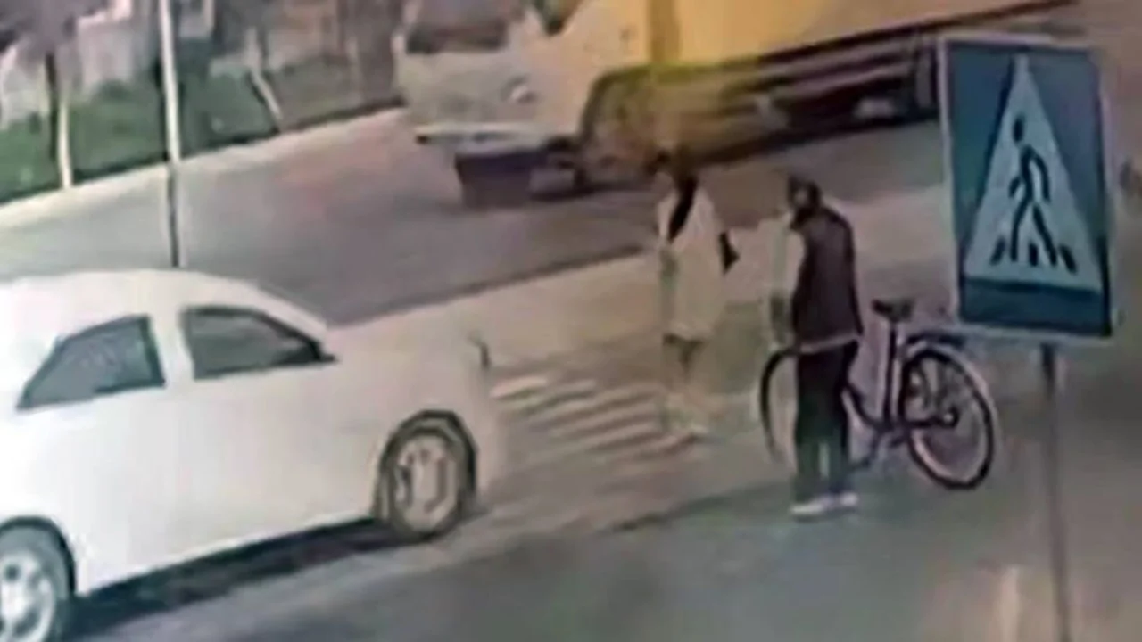 Traffic police officer driving a Cobalt hits a pedestrian in Bukhara