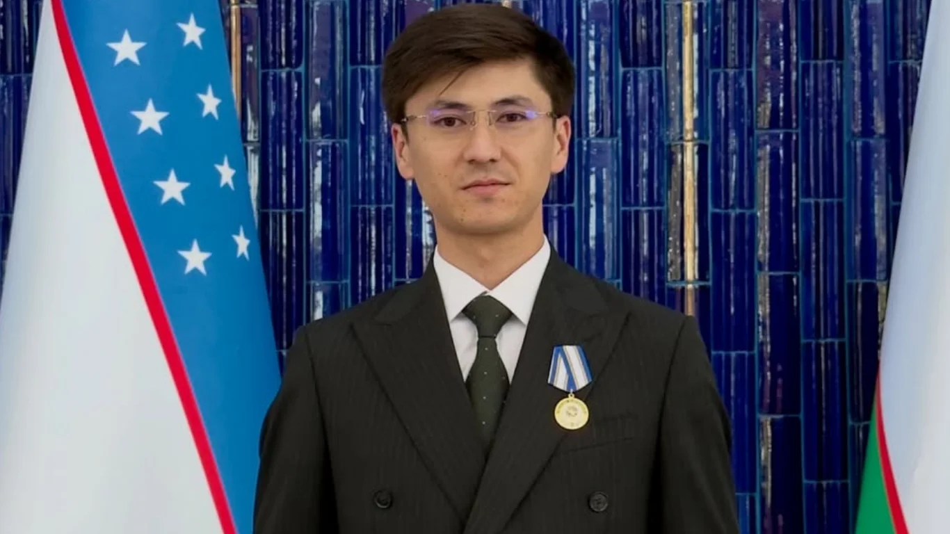 Shoxruxbek Ergashev awarded the Kelajak Bunyodkori medal