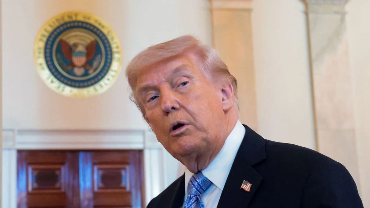 Трамп Эрон билан тинчлик келишуви учун ҳарбий операцияни тўхтатди