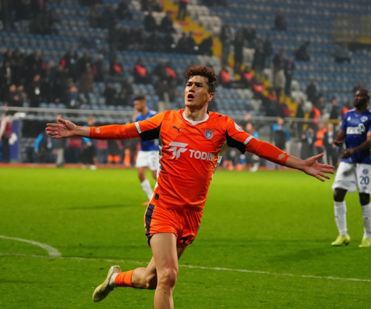 Eldor Shomurodov becomes top scorer in Turkish Süper Lig