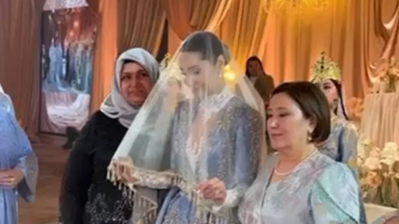 Yulduz Rajabova onasi va qaynonasi bilan ko‘rinish berdi