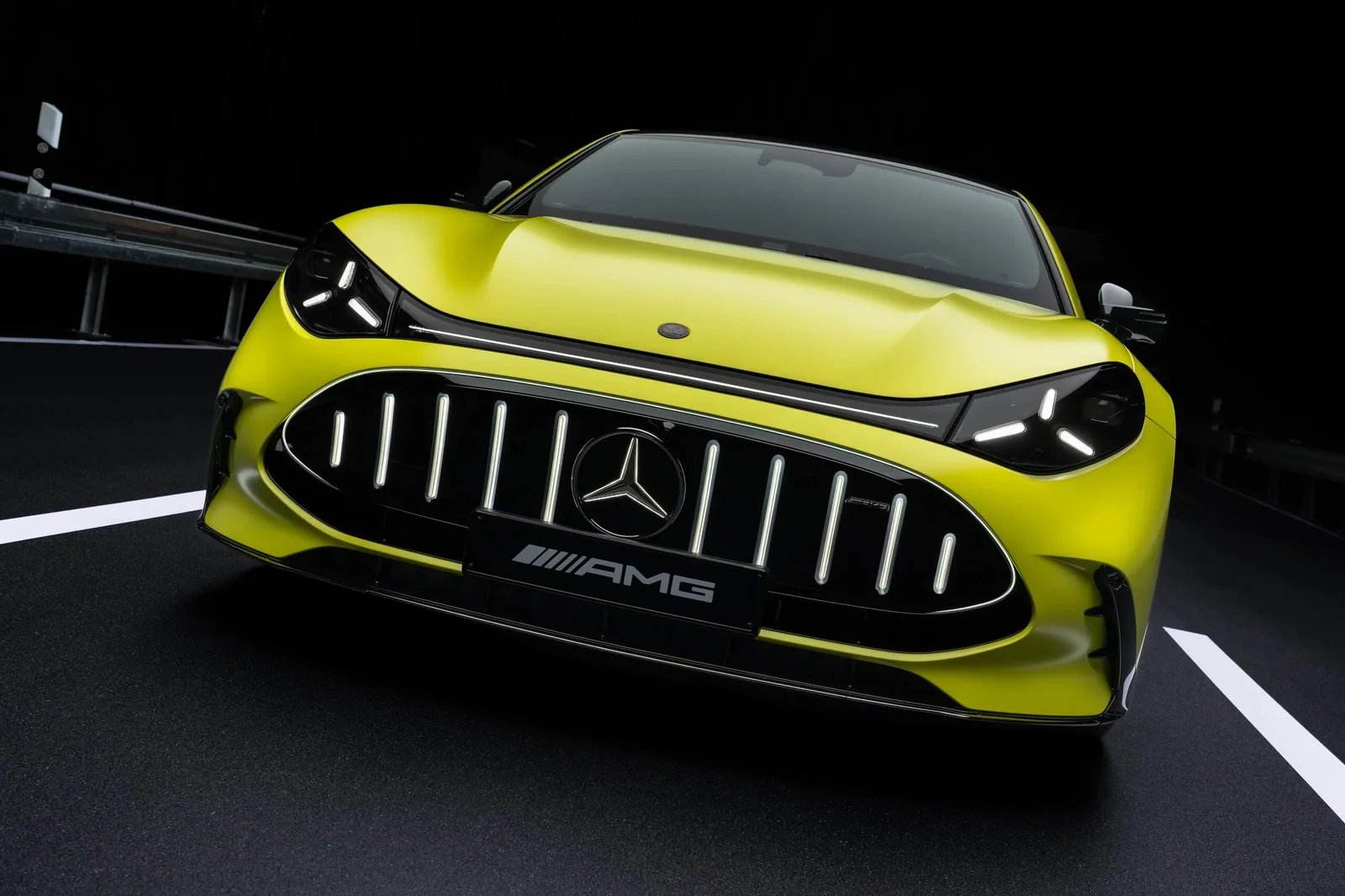 1153 CV y sonido V8: Presentado el nuevo Mercedes-AMG GT 4 puertas Coupé