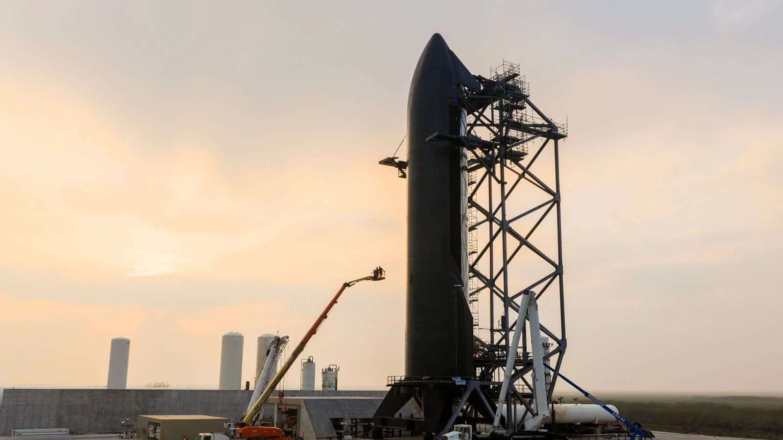 SpaceX kompaniyasi Starship raketasini yaratish uchun qancha mablag' sarflagani ma'lum bo'ldi