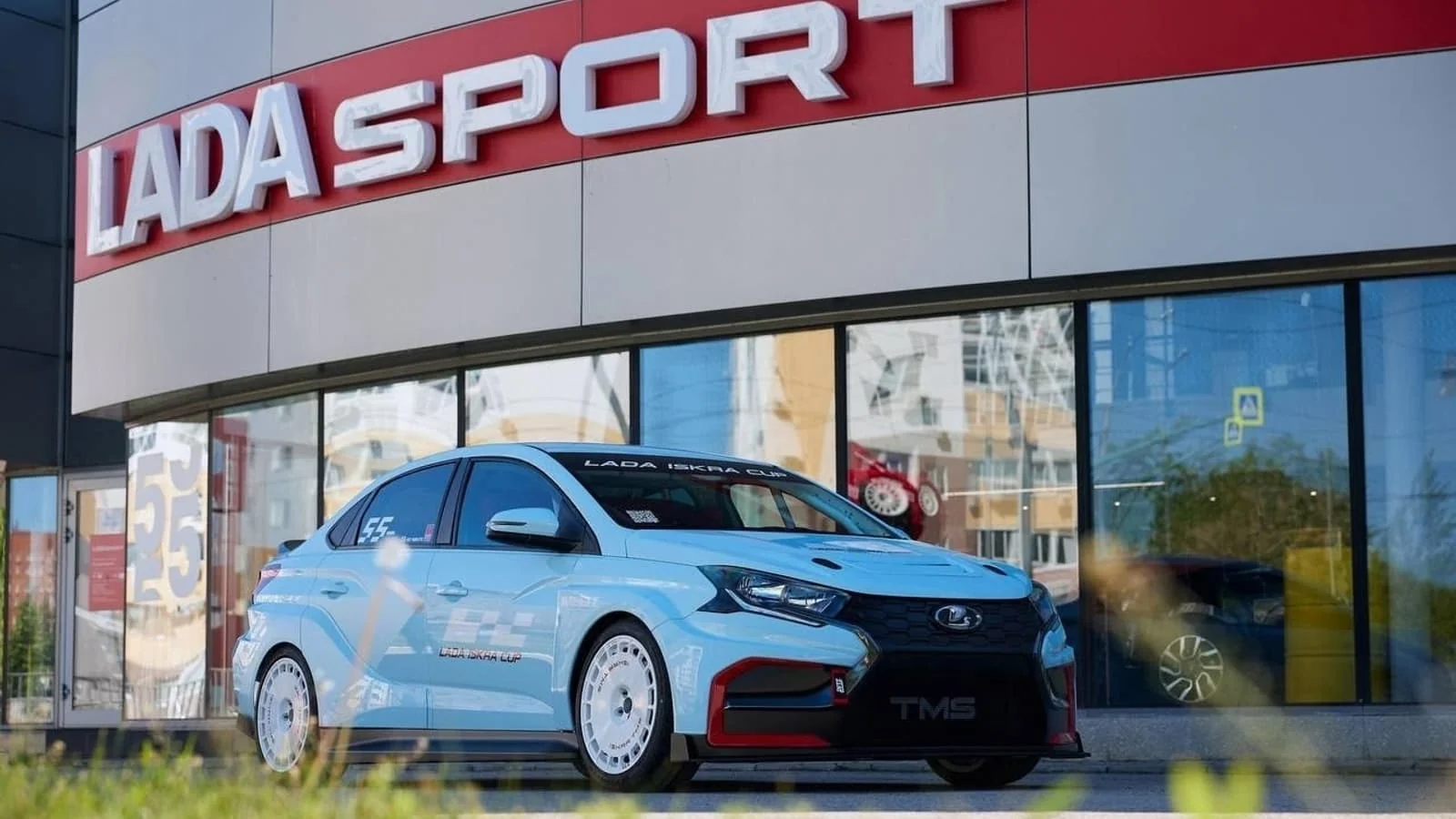 200 at күші бар Lada Iskra: Спорттық нұсқаның алғашқы суреттері жарияланды