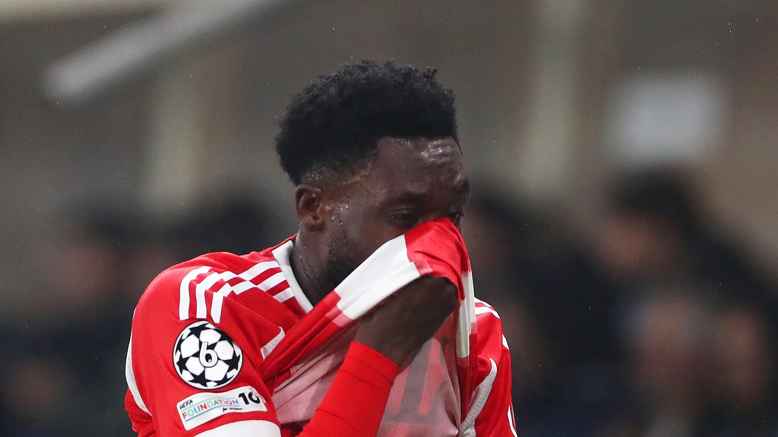 Alphonso Davies жарақаты Bayern мен Канада құрамасын алаңдатуда