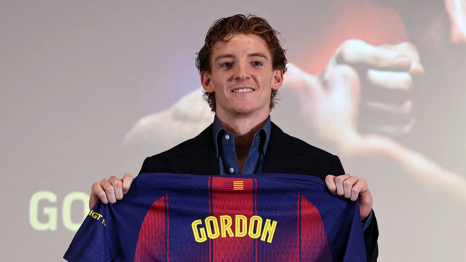 Anthony Gordon — игрок Barcelona: Футболист удивил всех, заговорив на испанском