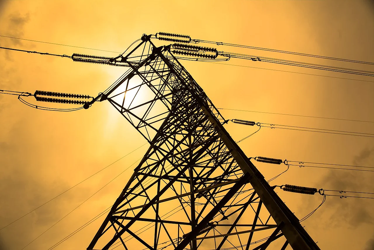 AQSh elektr tarmoqlari sun'iy intellekt tufayli inqiroz yoqasida
