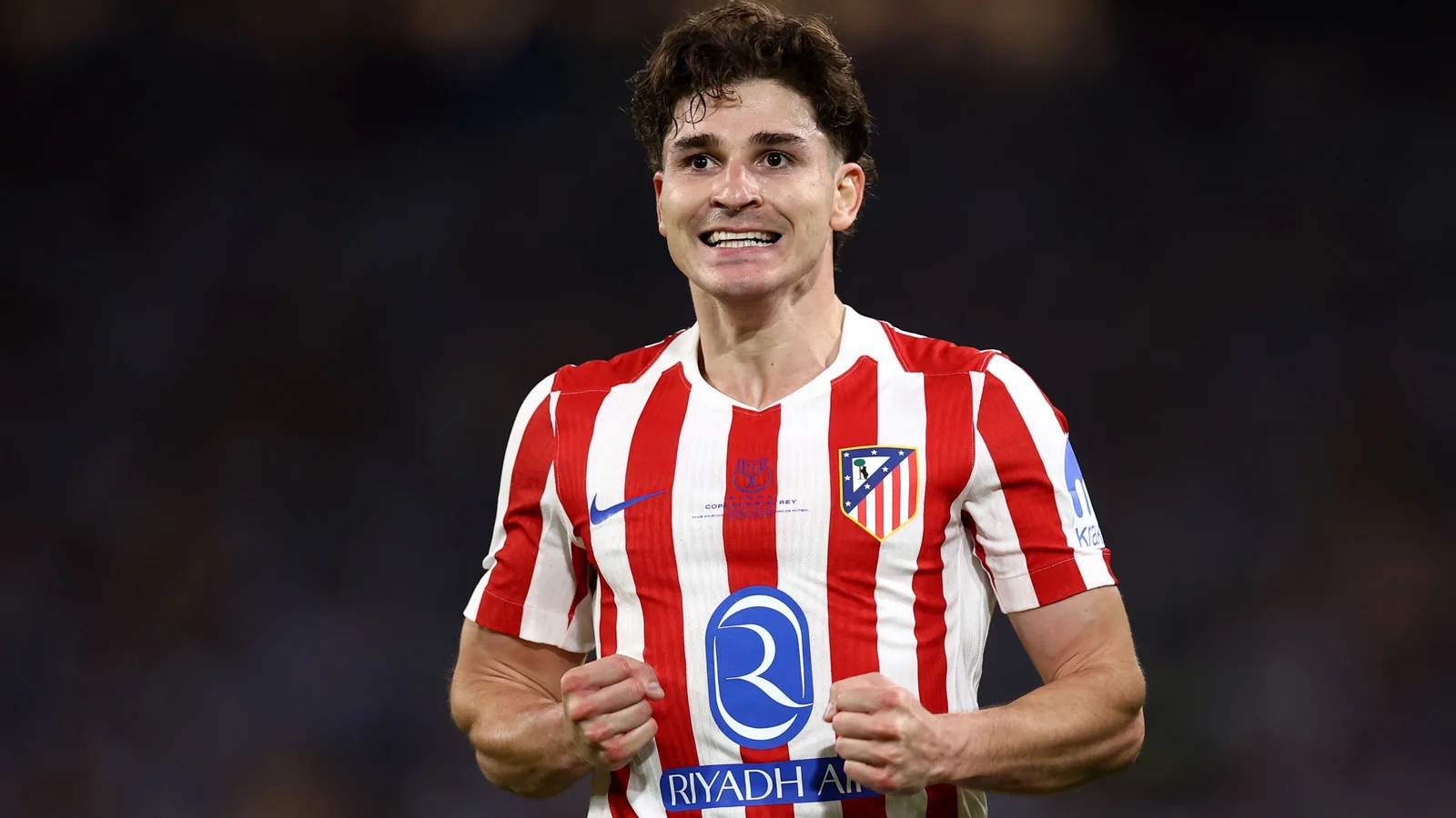 Arsenal prepara un plan táctico inesperado para Julian Alvarez