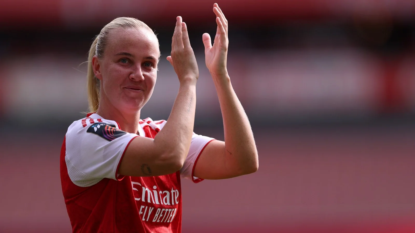 Beth Mead Arsenal bilan xayrlashmoqda