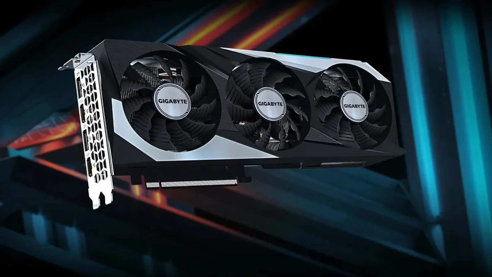 Un enthousiaste équipe une GeForce RTX 3070 avec 16 Go de mémoire